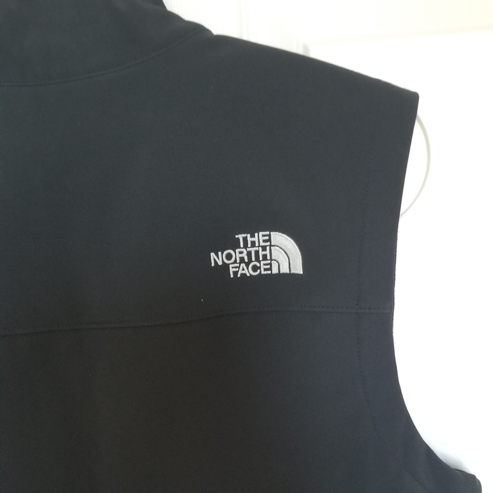The North Face Weatherproof Soft Shell Vest - Picture 7 of 11